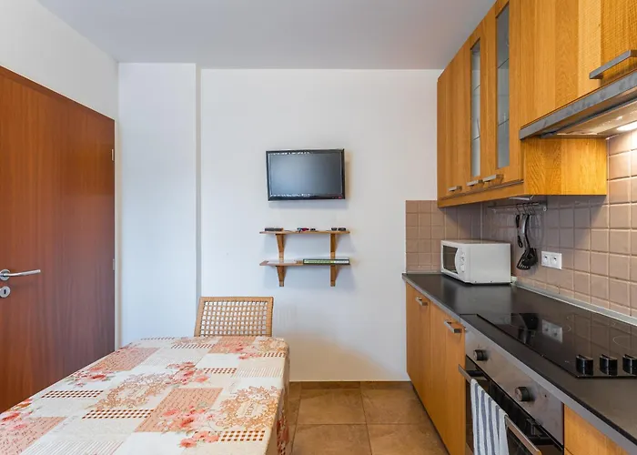 Apartment Elements & Veronika Bozi Dar