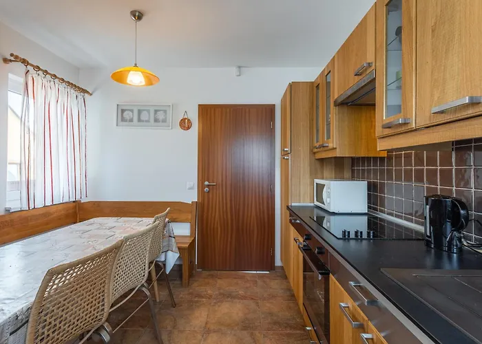 Elements & Veronika Apartment *